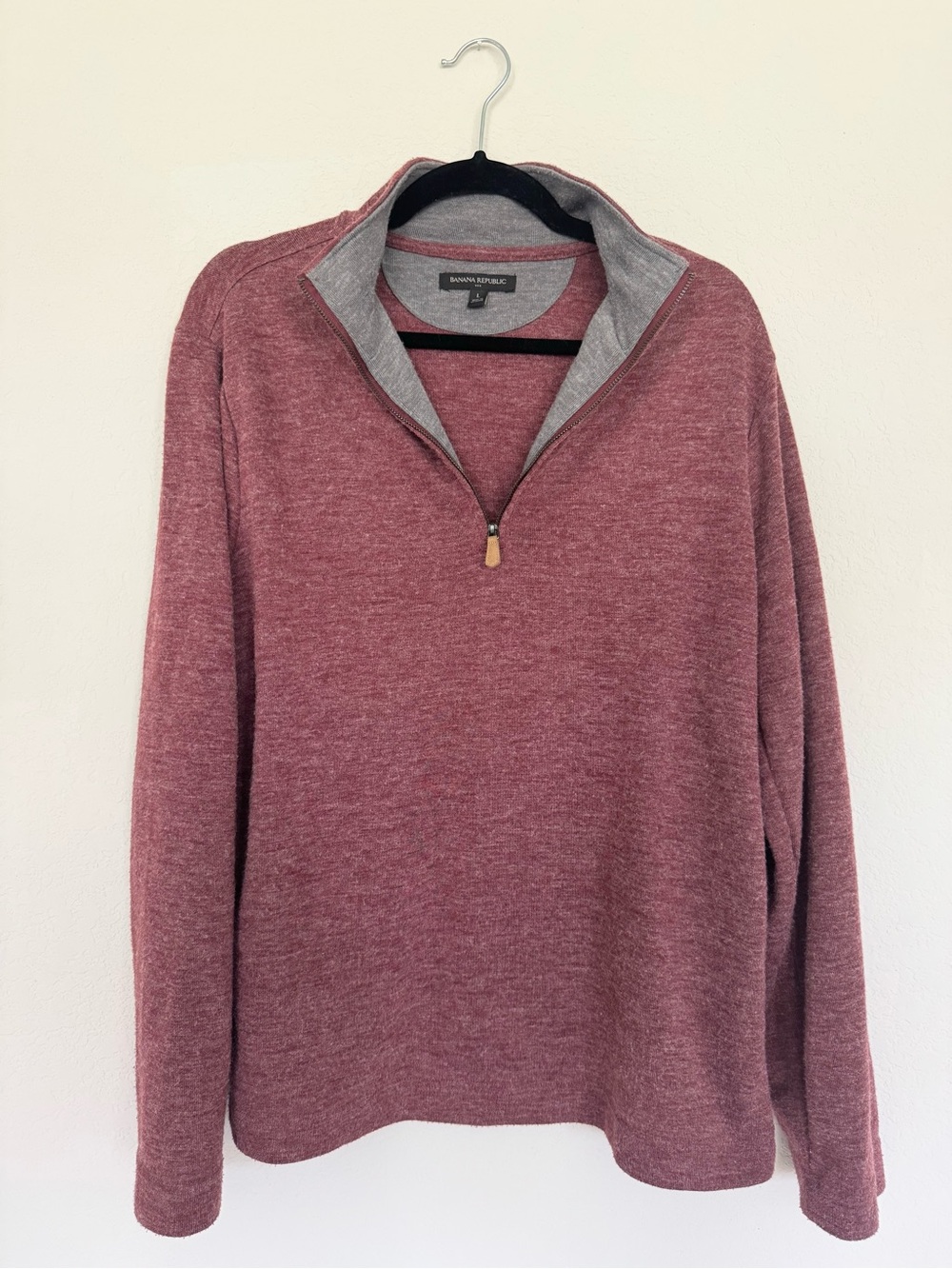 Banana Republic Men's Heathered Maroon Quarter-Zip Pullover with Gray Trim